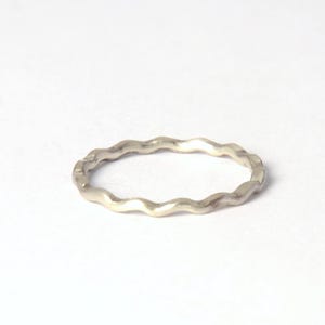 Stacking ring/collecting ring corrugated from round profile