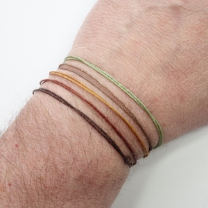 Handgemaakte minimalistische koordarmband voor heren en dames. Unisex verstelbare vriendschapsarmband. Wax string boho surfer armband. Beste vriend cadeau. afbeelding 6