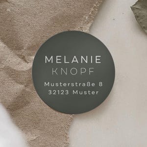 Adresstickers mono set van 24 | Ronde veegvaste etiketten met gewenste tekst Olijf D 4 cm | als afzender van brieven, geschenken, souvenirs