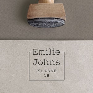 Stempel zur Schule | personalisiert mit Name Klasse 3x3 4x4 | ideal als Geschenk zur Einschulung, Schule, Beschriftung von Schulmaterialien