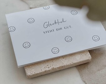 Carte pliante « Le bonheur te va bien ». | Carte de vœux avec enveloppes kraft DIN A6, idéale pour les félicitations, les anniversaires et les vœux.