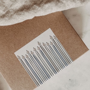 Kerzen Aufkleber im Set | Verschlussetiketten 6x8cm Blau Beige | Ideal für Geburtstagsgeschenke, für Jubiläum und Momente zum feiern