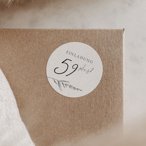Aufkleber für Einladungskarten zum Geburtstag | ideal für Jubiläum, runde Geburtstage | Humorvolles minimalistisches Design