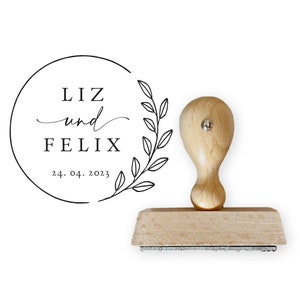 Stempel zur Hochzeit | personalisierter Holzstempel mit Namen und Blätterkranz 3cm 4cm 5cm | ideal als Siegel für Einladung und Gastgeschenk