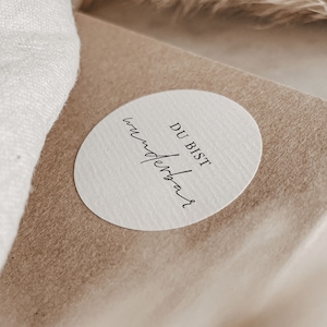 Aufkleber Du bist wunderbar Set | 5cm Runde strukturierte Natur-Etiketten | ideal zum Verschluss von Seidenpapier Geschenkverpackung Paket