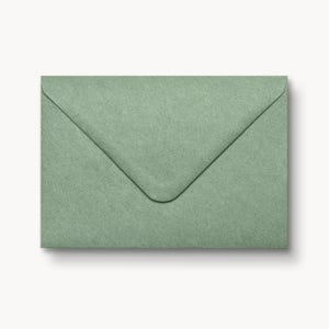Briefumschlag Salbei Grün | C6 B6 aus Kraft Papier | ideal für Einladungskarten zum Geburtstag, Taufe und Anlässe