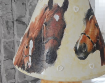 Tischlampe Nachttischlampe mit Pferdemotiv