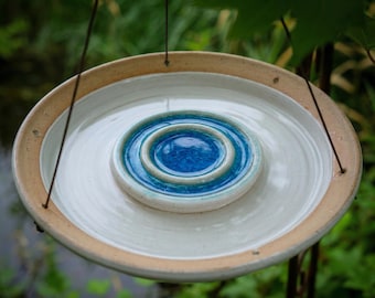 Katzensichere Vogeltränke – Vogeltränke zum Aufhängen – getöpferte Vogeltränke – 23 cm