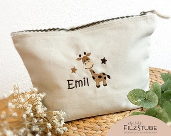 Windeltasche Wickeltasche  Kosmetiktasche beige personalisierbar mit Name und Giraffe oder Wunschmotiv Babygeschenk Geburt Junge Mädchen