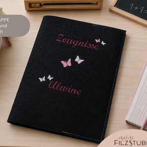 Personalisierte Zeugnismappe aus Filz bestickt mit Zeugnisse und Name sowie kleinen Schmetterlingen. Inklusive Sichtbuch mit 20 fest verschweißten Sichthüllen für 40 Dokumente. Dokumentenmappe mit Name - das perfekte Geschenk für Erstklässler zur Einschulung, Schulanfang