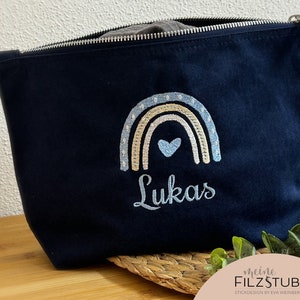 Windeltasche  Wickeltasche  Kosmetiktasche marineblau personalisierbar mit Name und Regenbogen oder Wunschmotiv Geschenk Geburt Geschenk