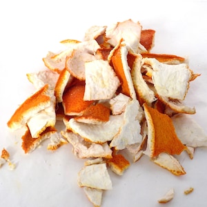 GEtrocknete ORANGENSCHALE, gesegnete Orangenschale, Zitrus, kleine geschnittene Stücke, tolles Aroma! Handwerk, Altar, Kulinarisch, Räucherwerk, Zauberzutaten,