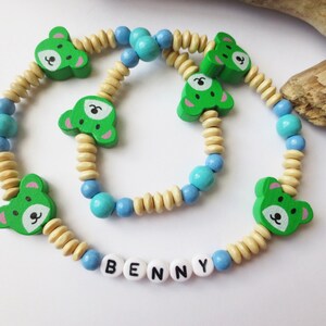 Collier enfant coloré, collier, perles en bois, ours, bleu, vert, beige, personnalisable, personnalisable, élastique ou ferme, collier prénom