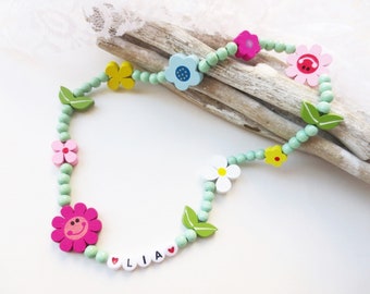 Colorful necklace for children, children's necklace made of wooden beads, spring, summer, flowers, flower meadow, pastel colors, elastic, name necklace, personalized name