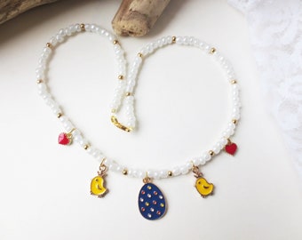 Short chain, necklace, necklace, choker, pearl white, white, gold, pendant: enamelled Easter egg, chick, hearts, Easter, 39 cm