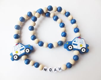 Collier pour enfants, garçons, collier pour enfants en perles de bois, voitures de police, élastique, bleu, beige, bois brut, collier prénom, nom souhaité