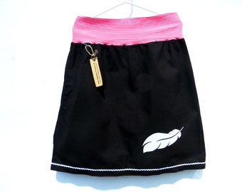 Skirt with Dehnbund foil feather black A-line