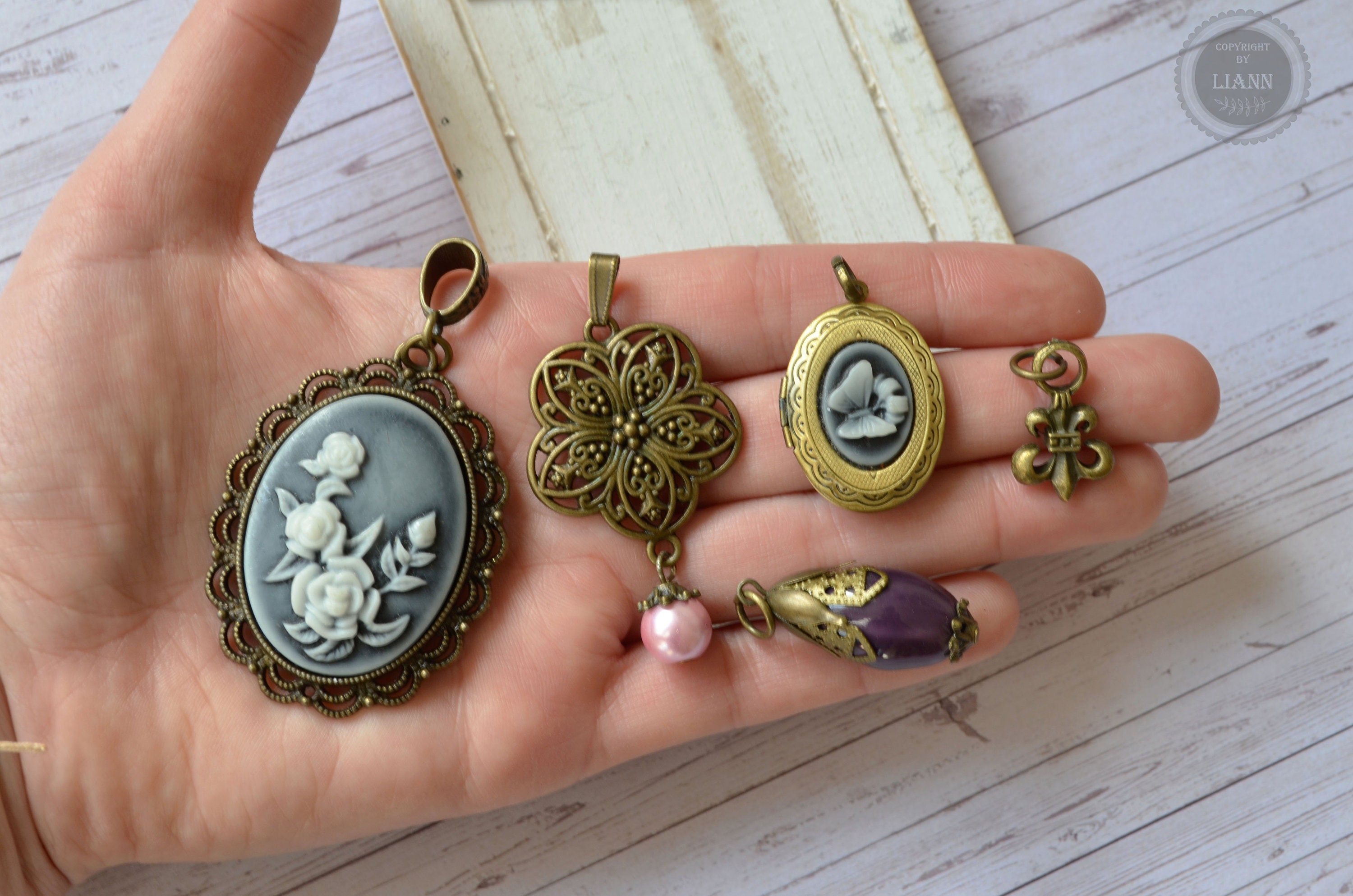 From 350 Euro Single pieces / Limited Chain pendant Etsy