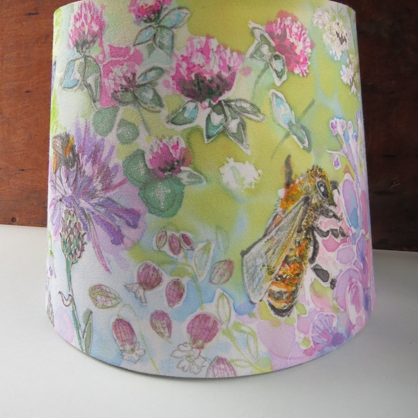 Abat-jour Abeilles Fleurs Sauvages Butterfly Lampe de table peint à la main pièce unique