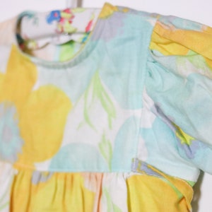 Vintage Mädchenkleid 74 Baumwolle kurzarm Sommer Waldorf Baumwollkleid pastell Blumen gelb hellblau Blumenmädchen Festkleid 90s 1990s Baby Bild 5