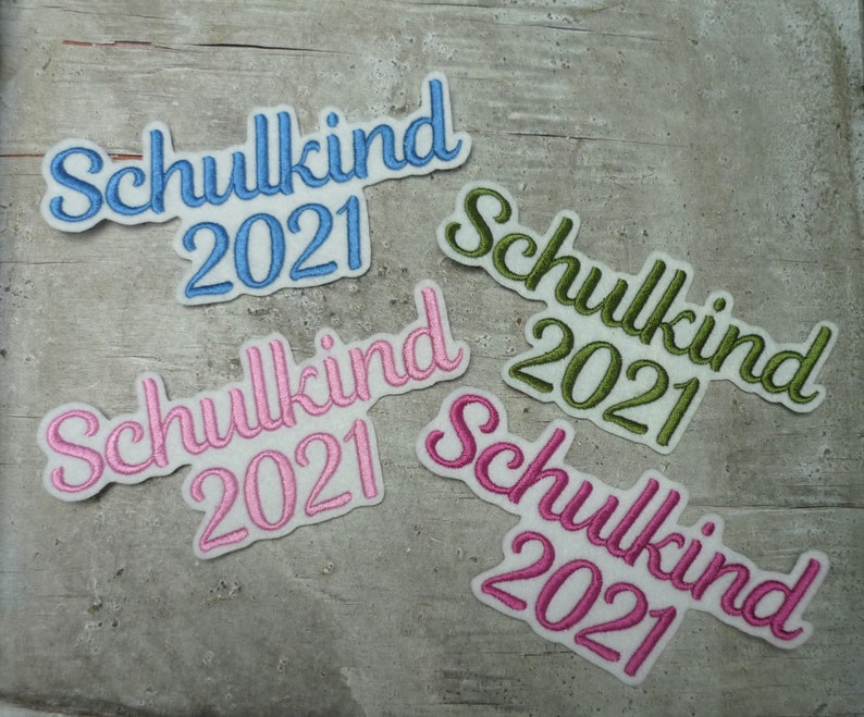 Schulkind 2024 Schriftzug Aufnäher/Applikation auf weißem Filz Farbauswahl 2 Größen Einschulung Schultüte Bild 5