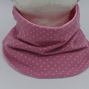 Mütze Beanie rosa mit rosa Pünktchen, Herzpatch, Babymütze altrosa Bild 2