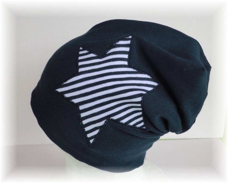 Beanie Mütze für Jungen dunkelblau mit Stern blau weiß gestreift Bild 1