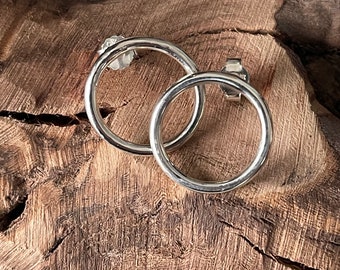 The infinite circle: stud earrings made of 925 silver, 19 mm