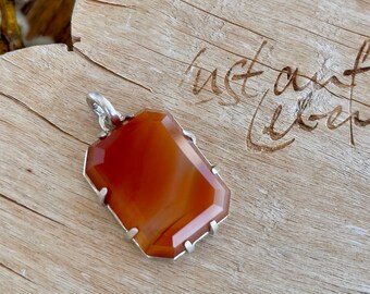 Colorful, beautiful agate as a rectangular pendant made of 925 silver