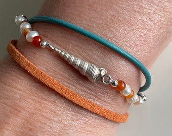 Must-have! Noble wrap bracelet made of a fine tower snail made of 925 silver, freshwater cultured pearls and carnelian in the summer trend colors
