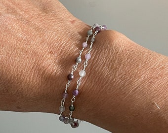 Sommerzauber_2: Zarte Turmalin-Perlen an feiner 925 Silberkette als zartes Armband