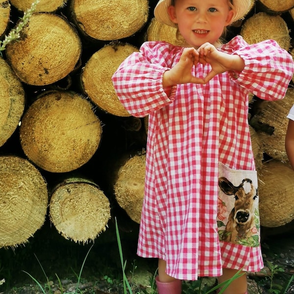 Mädchen Kleid"Marie"für kleine Bäuerinnen mit Bauernhof-Motiv-Tasche aus leichte Baumwolle Rosa-weiß kariert bequem vielseitig kombinierbar.