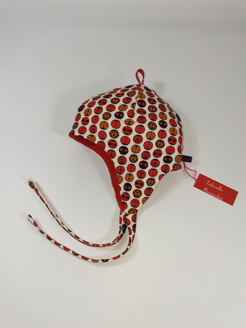 Casquette Marinchen avec queue, avec coccinelle et rouge, casquette de transition. image 1