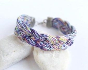 Brazalete de tela trenzada multicolor, brazalete de algodón multicolor trenzado, pulsera algodón reciclado, pulsera trenzada unisex.