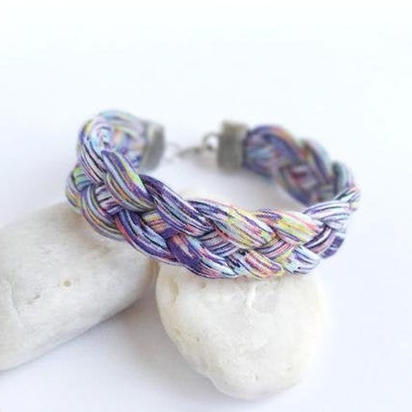 Bracelet en tissu tressé multicolore, bracelet en coton tressé multicolore, bracelet en coton recyclé, bracelet tressé unisexe.