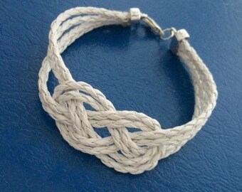 Pulsera en blanco con nudo marinero, pulsera con nudo celta, brazalete con nudo náutico, pulsera surfista, brazalete blanco unisex