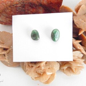 Boucles d'oreilles en jade vert, boucles d'oreilles bouton avec pierre naturelle, boucles d'oreilles femme verte, boucles d'oreilles femme image 7