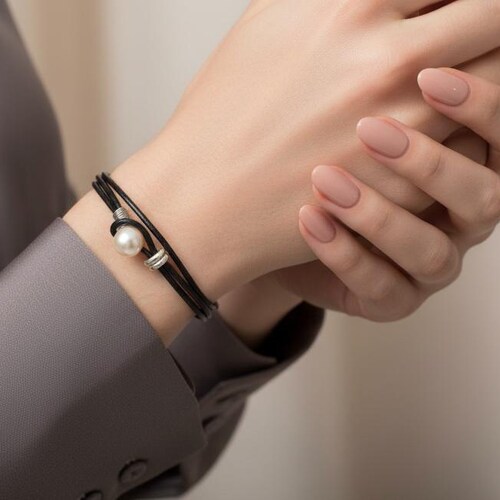Pulsera doble de cuero con perla para mujer,  Brazalete de cuero y perla, Pulsera personalizable de cuero, Brazalete artesanal minimalista