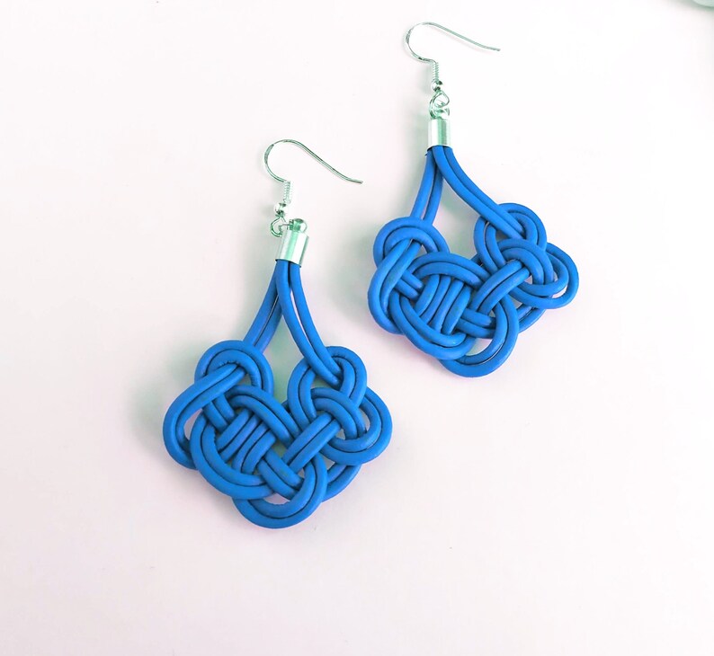 Pendientes azules de cuero y plata con nudo celta, pendientes personalizados, pendientes étnicos y hippie, pendientes nudos, pendientes boho imagen 4