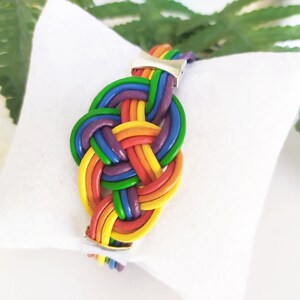 LGTBQ Lederarmband für Homosexuell Stolz Tag, Regenbogenflagge Armband, mehrfarbige Armband, Homosexuell Stolz Tag Armband, Armband Knoten Bild 8