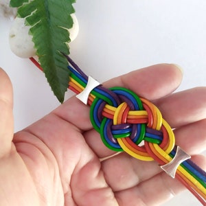 LGTBQ Lederarmband für Homosexuell Stolz Tag, Regenbogenflagge Armband, mehrfarbige Armband, Homosexuell Stolz Tag Armband, Armband Knoten Bild 2