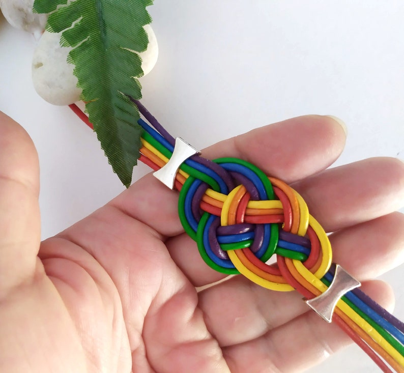 LGTBQ Lederarmband für Homosexuell Stolz Tag, Regenbogenflagge Armband, mehrfarbige Armband, Homosexuell Stolz Tag Armband, Armband Knoten Bild 2