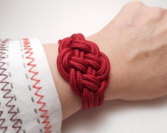Braided bracelet red sailor knot, bracelet with braided celtic knot, personalized bracelet gift man or woman, nautical red cherry bracelet.
