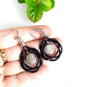 Leather knot earrings with bohemian and ethnic style, Celtic style leather earrings to give to women, ethnic gift for mothers image 5