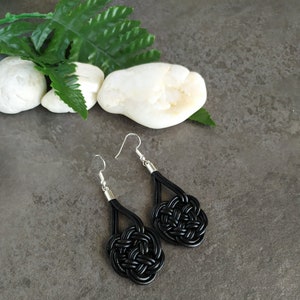 Boucles d'oreilles en cuir et argent avec nœud celtique d'amour éternel, boucles d'oreilles longues avec symbole celtique. image 6