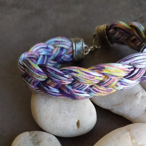 Bracelet en tissu tressé multicolore, bracelet en coton tressé multicolore, bracelet en coton recyclé, bracelet tressé unisexe. image 2