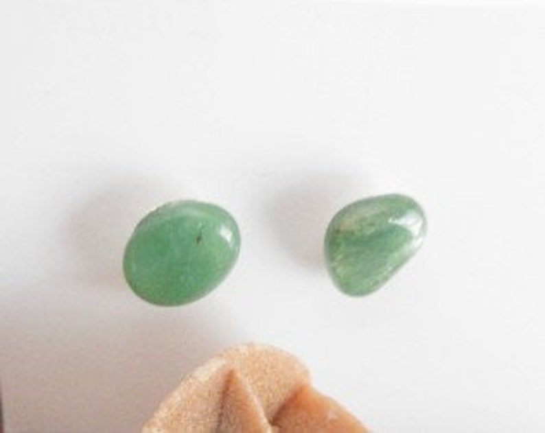 Boucles d'oreilles en jade vert, boucles d'oreilles bouton avec pierre naturelle, boucles d'oreilles femme verte, boucles d'oreilles femme image 9
