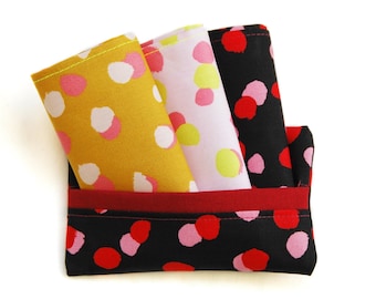 handkerchief-pocket in 3 colourvariations with 3 cotton handkerchiefes big dots