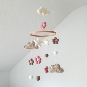 Mobile Baby, Filzkugeln, Wolken, Sterne, Kinderzimmer, Babyzimmer, Geschenk, Geburt, Taufe Bild 5