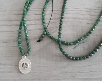 Kette mit böhmischen Glasperlen und Peace Anhänger boho